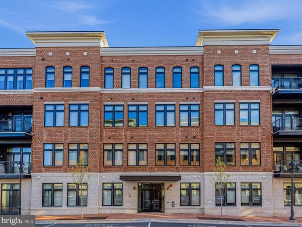 5 STATIONMASTER STREET SE, Unit 200, LEESBURG, VA 20175