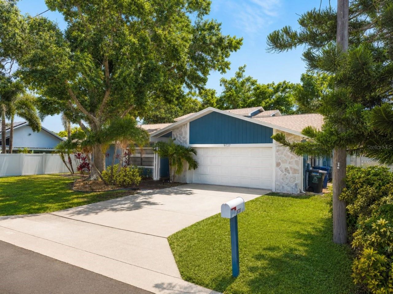 9737 135th Street, Seminole, FL 33776 Photo