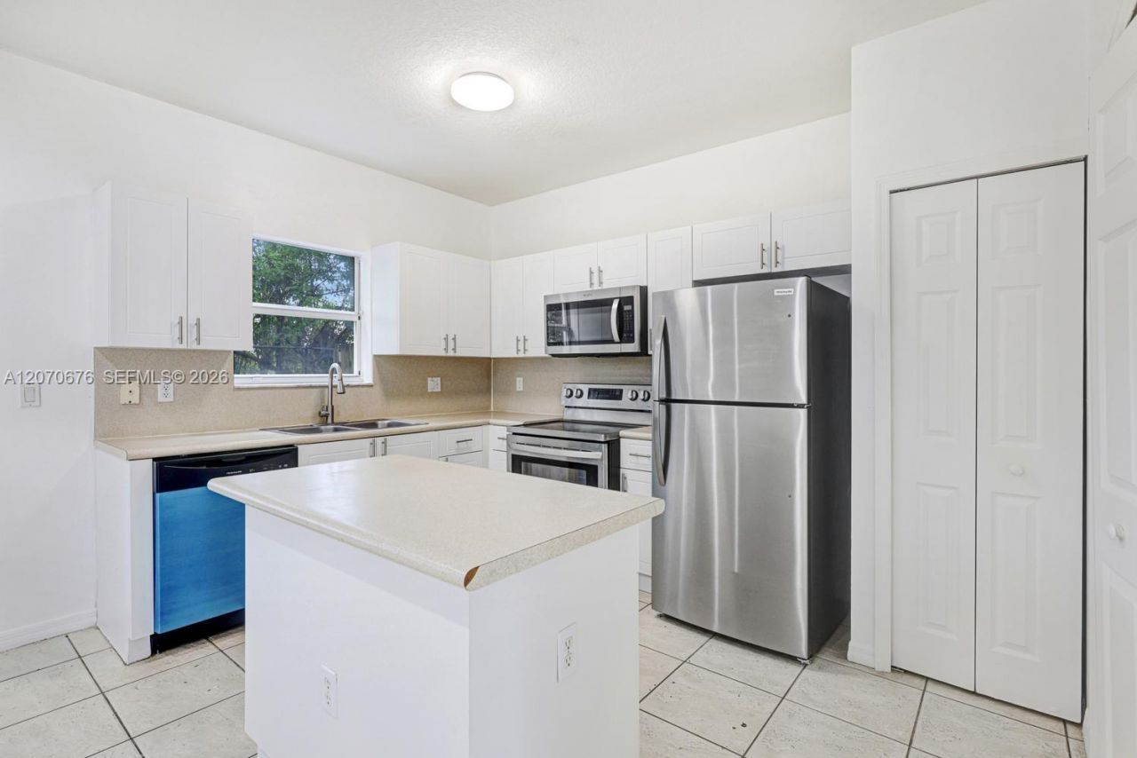 1700 SE 31st Ct , Homestead, FL 33035 Photo