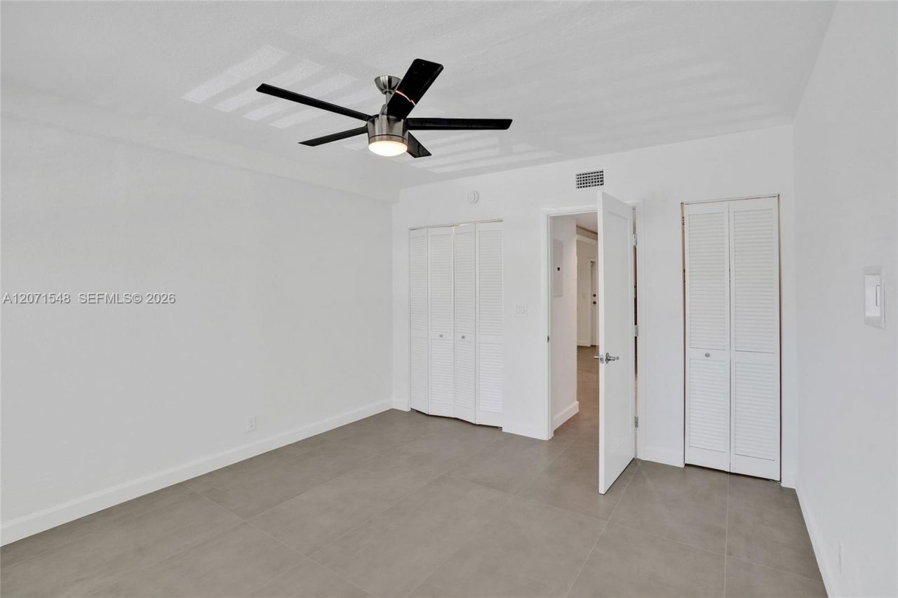 350 S Shore Dr, Unit 12, Miami Beach, FL 33141 Photo