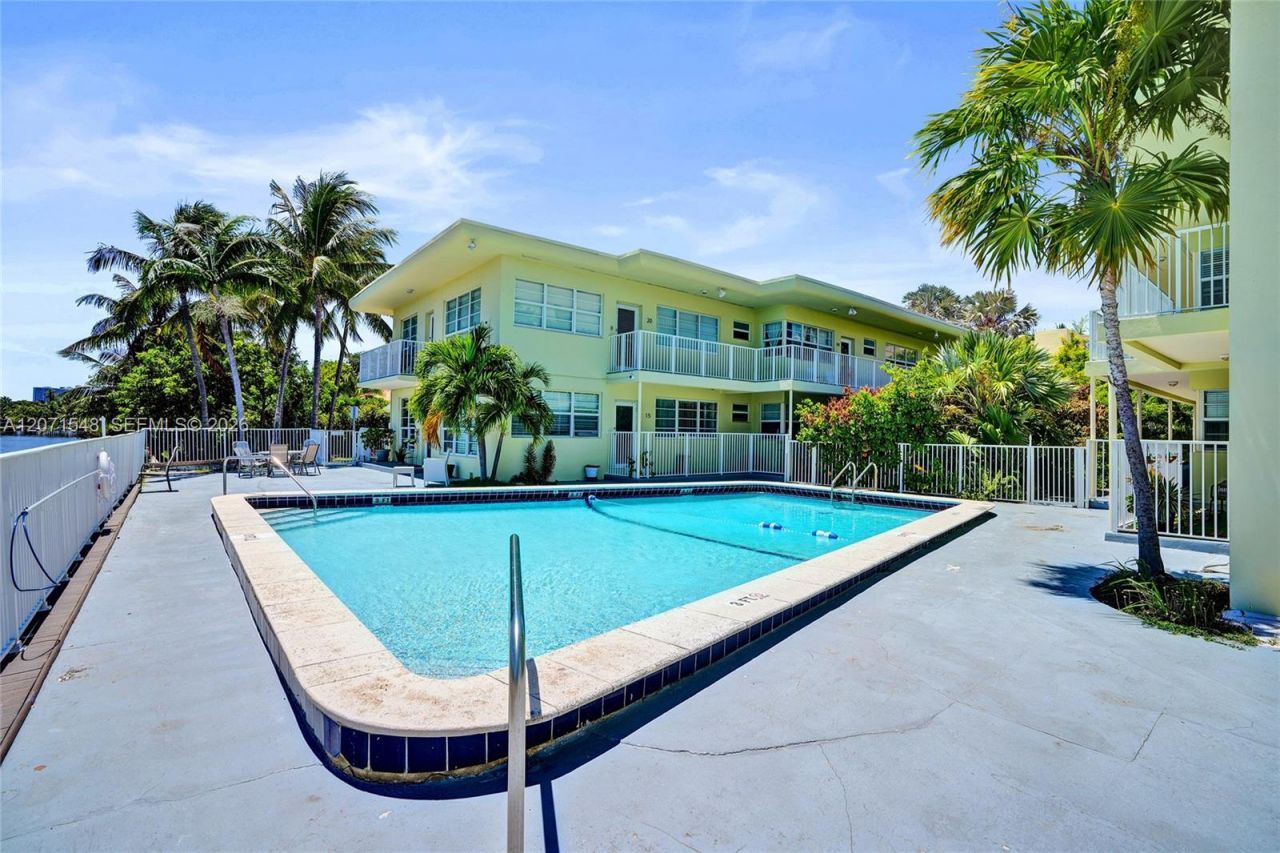 350 S Shore Dr, Unit 12, Miami Beach, FL 33141 Photo