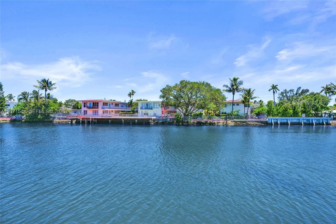 350 S Shore Dr, Unit 12, Miami Beach, FL 33141 Photo
