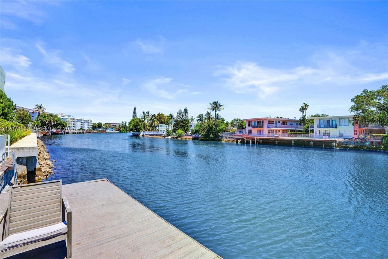350 S Shore Dr, Unit 12, Miami Beach, FL 33141 Photo