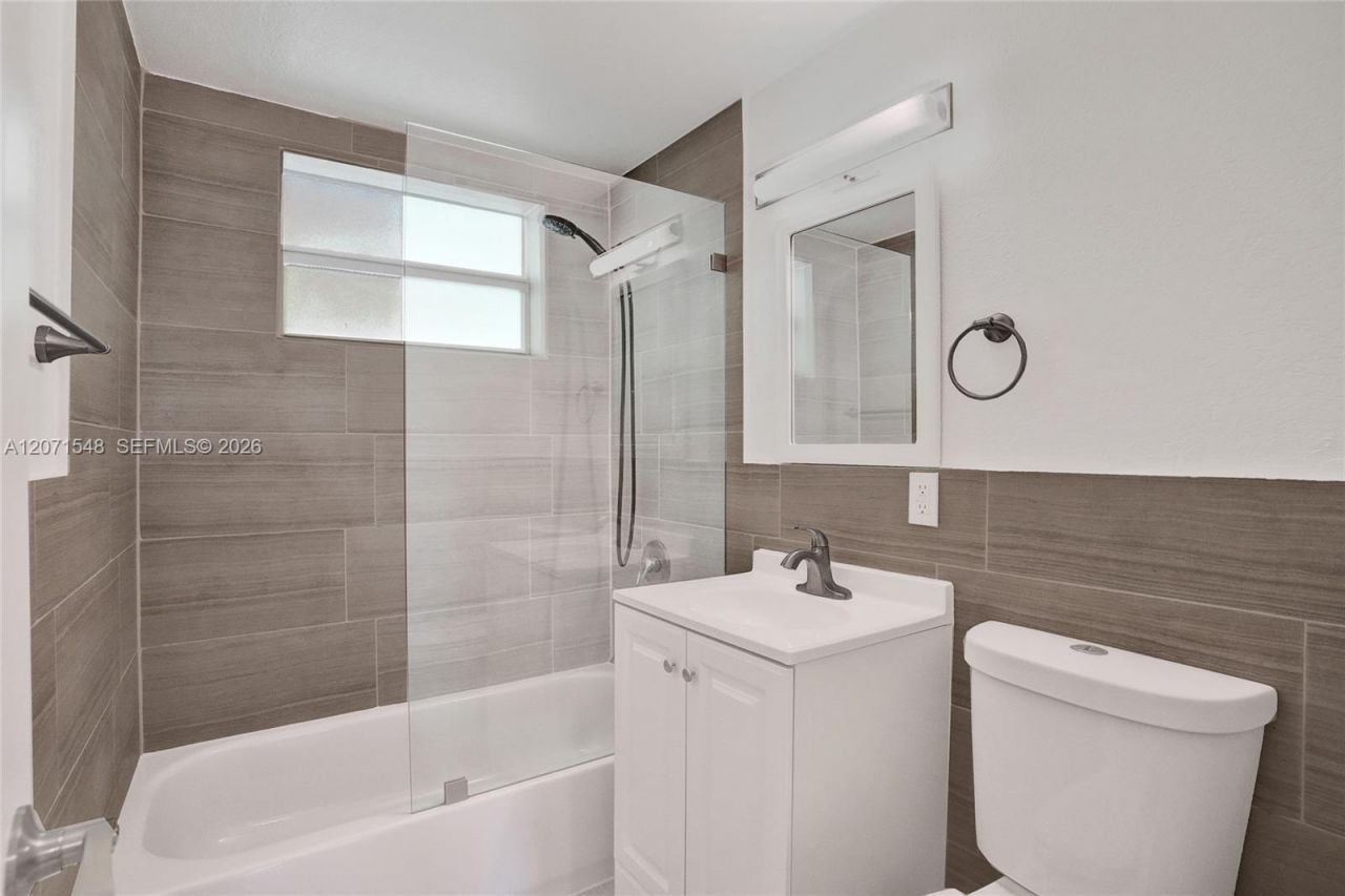 350 S Shore Dr, Unit 12, Miami Beach, FL 33141 Photo