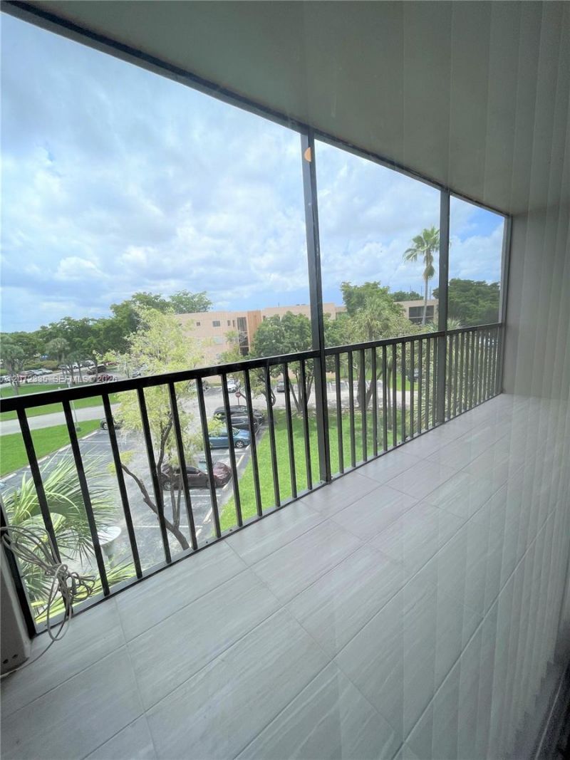 8520 SW 133rd Ave Rd , Unit 406, Miami, FL 33183 Photo