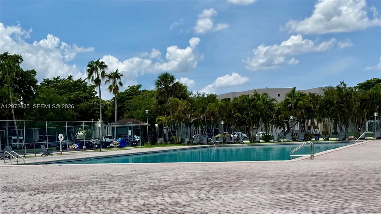 8520 SW 133rd Ave Rd , Unit 406, Miami, FL 33183 Photo