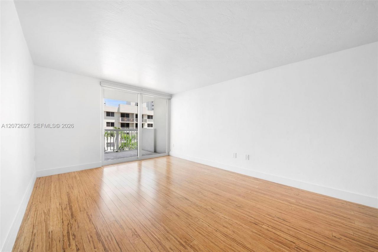 1670 Bay Rd, Unit 4B, Miami Beach, FL 33139 Photo
