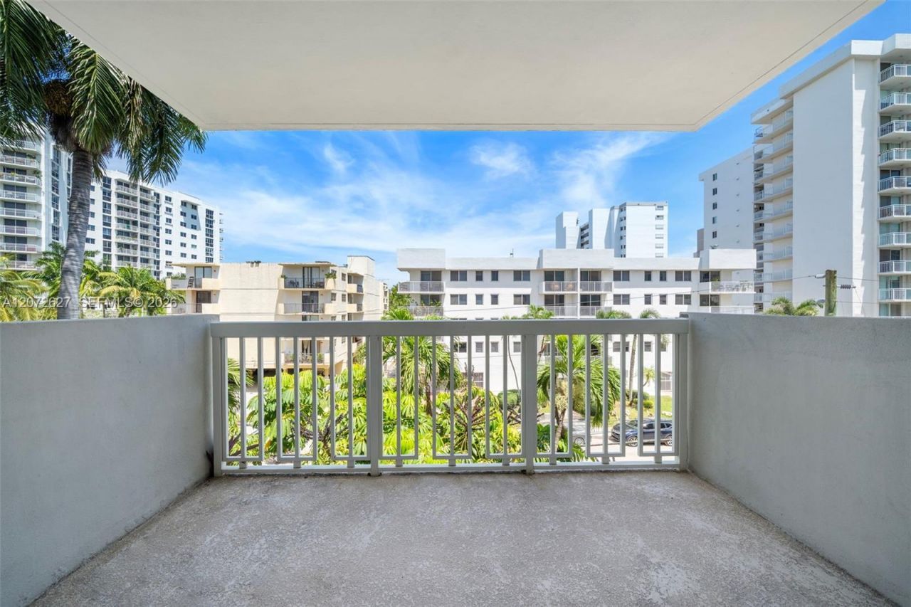 1670 Bay Rd, Unit 4B, Miami Beach, FL 33139 Photo