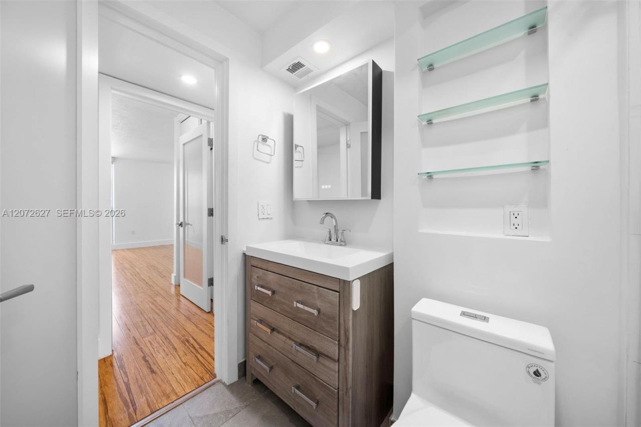 1670 Bay Rd, Unit 4B, Miami Beach, FL 33139 Photo