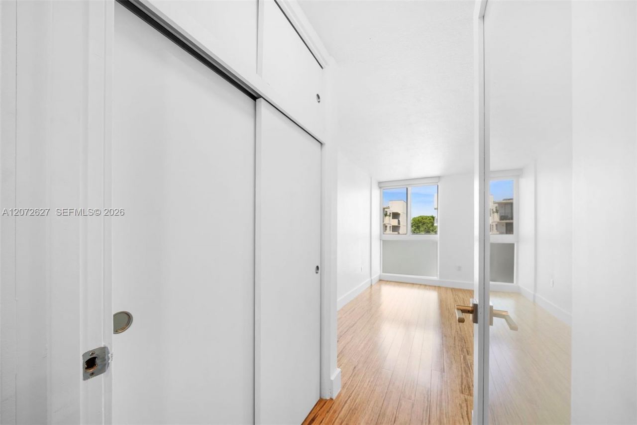 1670 Bay Rd, Unit 4B, Miami Beach, FL 33139 Photo