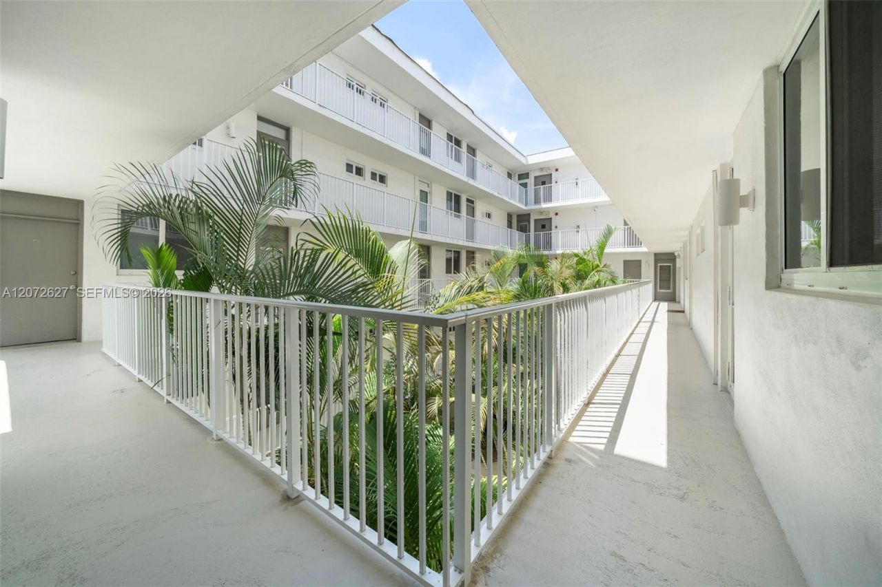 1670 Bay Rd, Unit 4B, Miami Beach, FL 33139 Photo