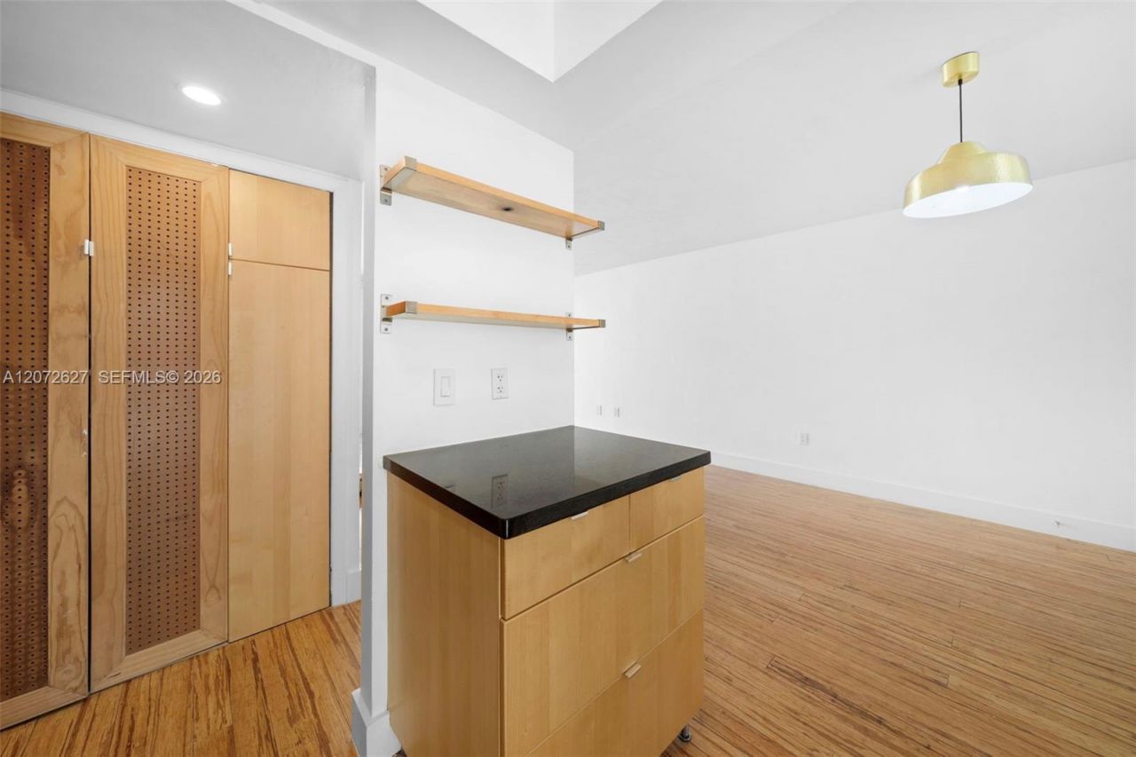 1670 Bay Rd, Unit 4B, Miami Beach, FL 33139 Photo