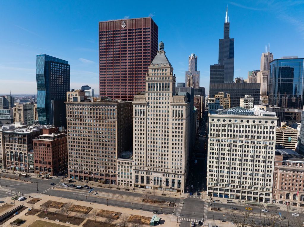310 S Michigan Avenue, Unit 1013, Chicago, IL 60604 Main Photo