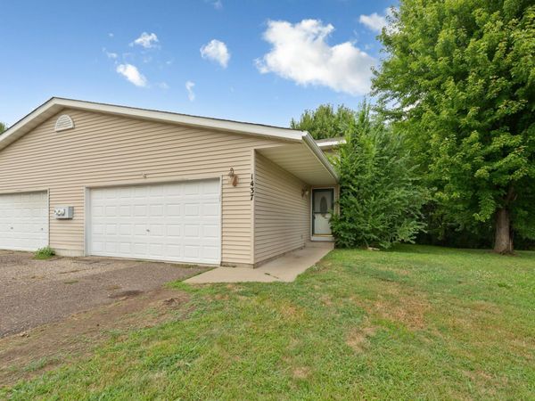 1437 Mcintosh Circle , Shakopee, MN 55379