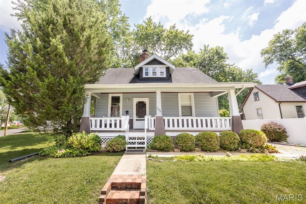 102 S 35th Street S, Belleville, IL 62226 Main Photo