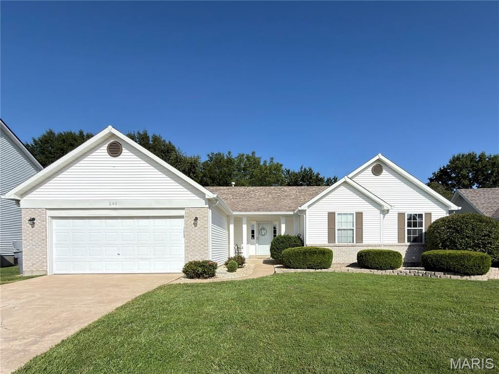 240 Cherrywood Parc Drive, O Fallon, MO 63368 Main Photo