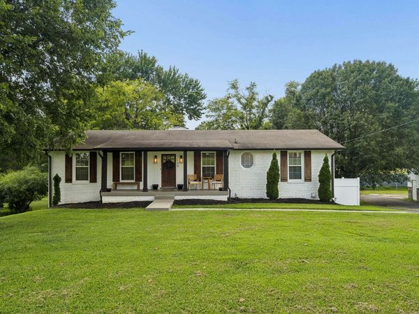 138 East Dr , Hendersonville, TN 37075