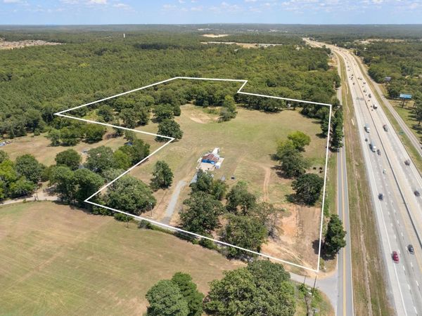 2820 N Beggs , Benton, AR 72019