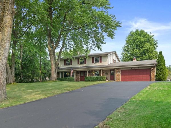 W227S4508 Patricia LANE, Waukesha, WI 53189