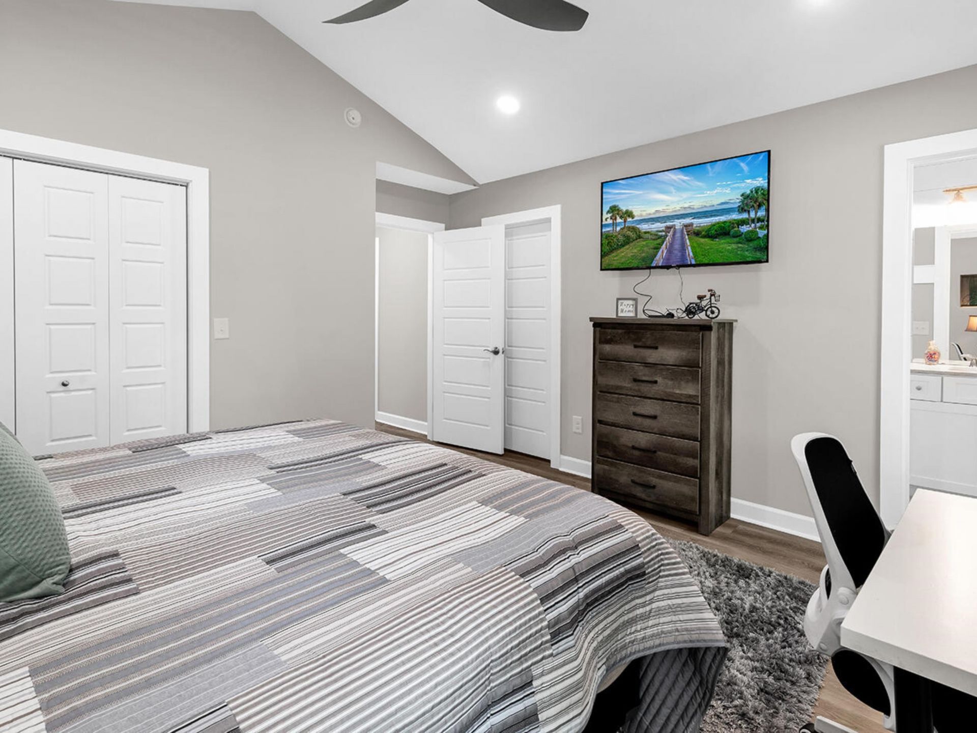 212 Kings Crossing Loop Photo 15