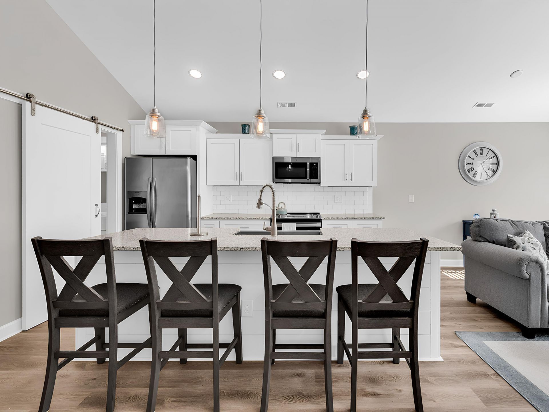 212 Kings Crossing Loop Photo 6