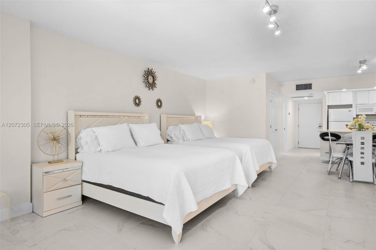 2301 Collins Ave , Unit 1014, Miami Beach, FL 33139 Photo