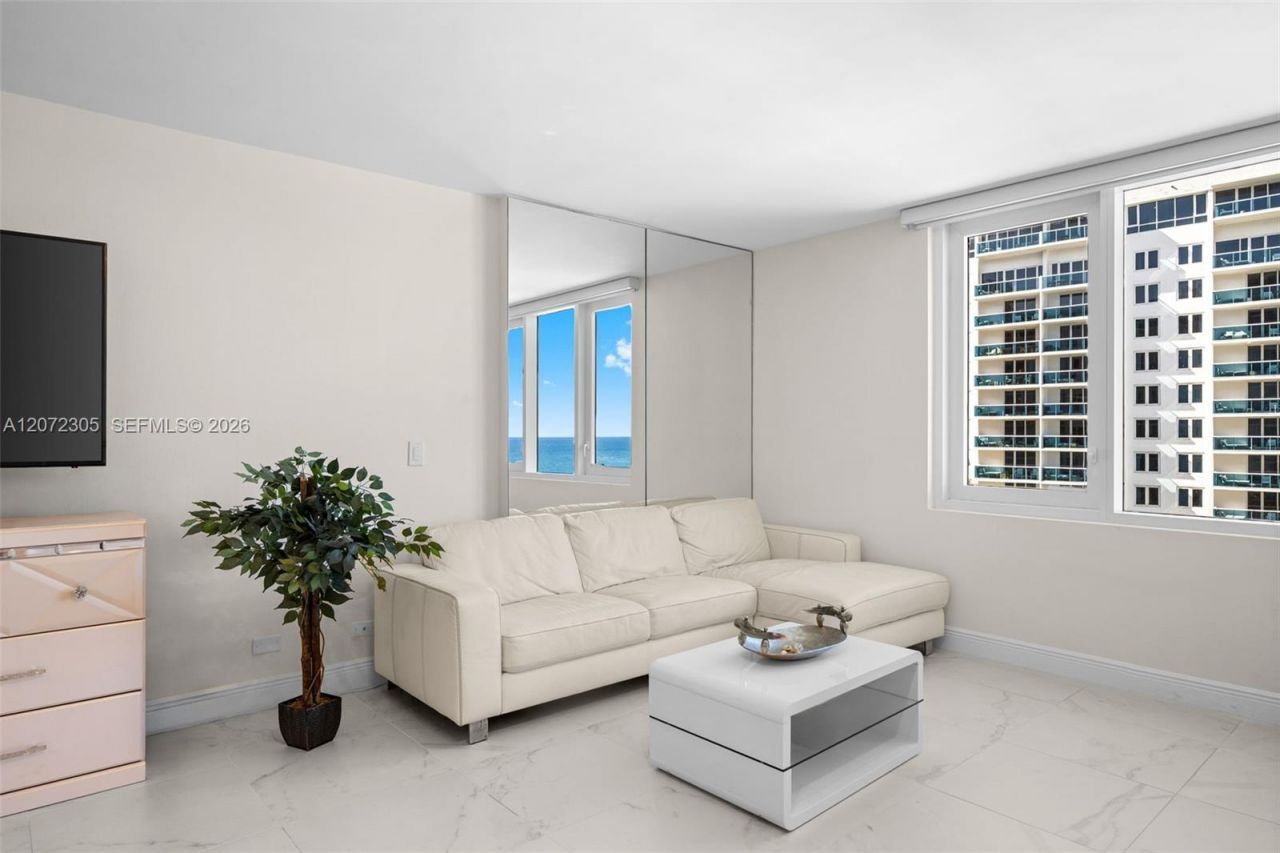 2301 Collins Ave , Unit 1014, Miami Beach, FL 33139 Photo