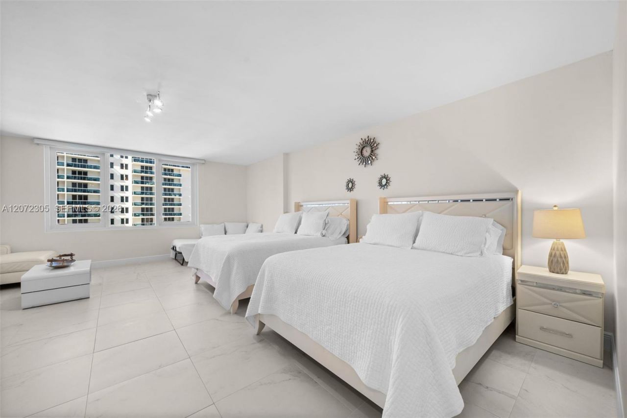 2301 Collins Ave , Unit 1014, Miami Beach, FL 33139 Photo