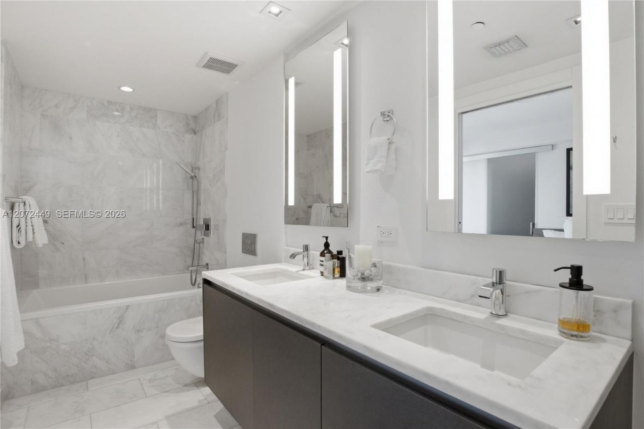 1451 Brickell Ave , Unit 2501, Miami, FL 33131 Photo