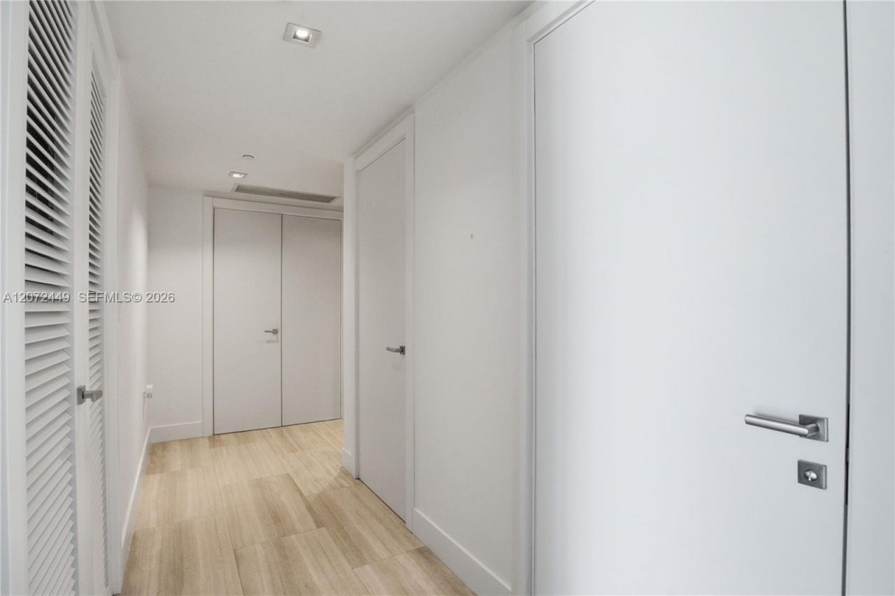 1451 Brickell Ave , Unit 2501, Miami, FL 33131 Photo