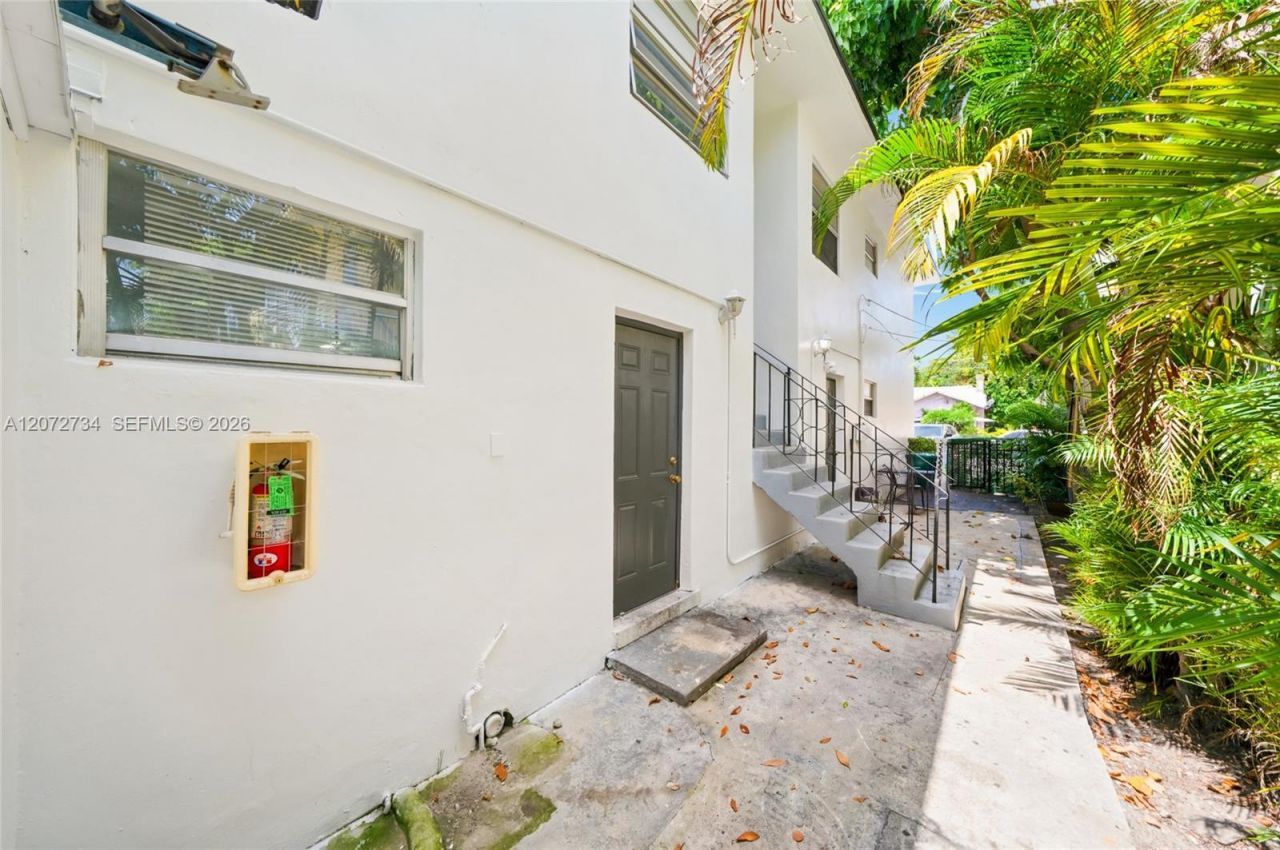219 NW 10th Ave , Unit APT #2, Miami, FL 33128 Photo
