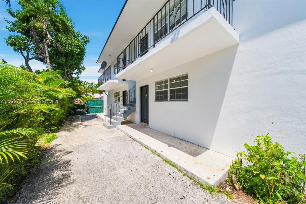 219 NW 10th Ave , Unit APT #2, Miami, FL 33128 Photo