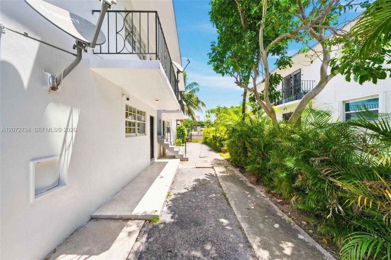 219 NW 10th Ave , Unit APT #2, Miami, FL 33128 Photo