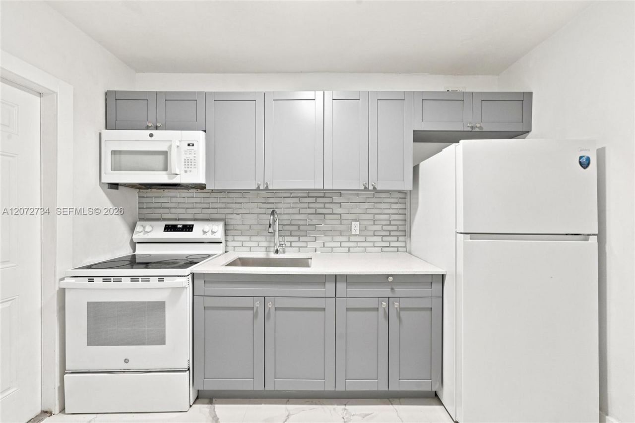 219 NW 10th Ave , Unit APT #2, Miami, FL 33128 Photo