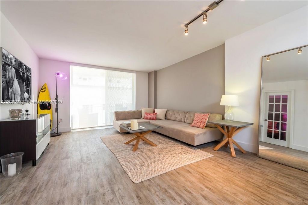 345 Ocean Dr, Unit 408, Miami Beach, FL 33139 Photo