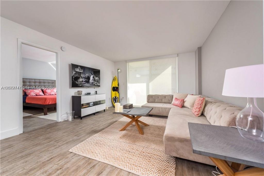 345 Ocean Dr, Unit 408, Miami Beach, FL 33139 Photo
