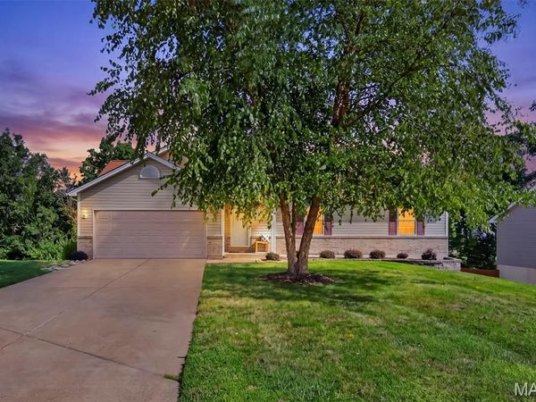 1761 Fairview Farms Circle, Wentzville, MO 63385