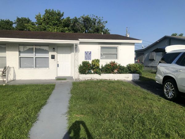 4120 NW 39TH Avenue, Lauderdale Lakes, FL 33309