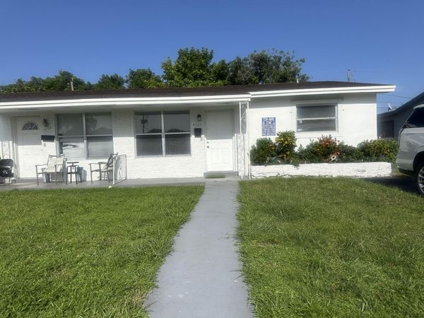 4120 NW 39TH Avenue, Lauderdale Lakes, FL 33309