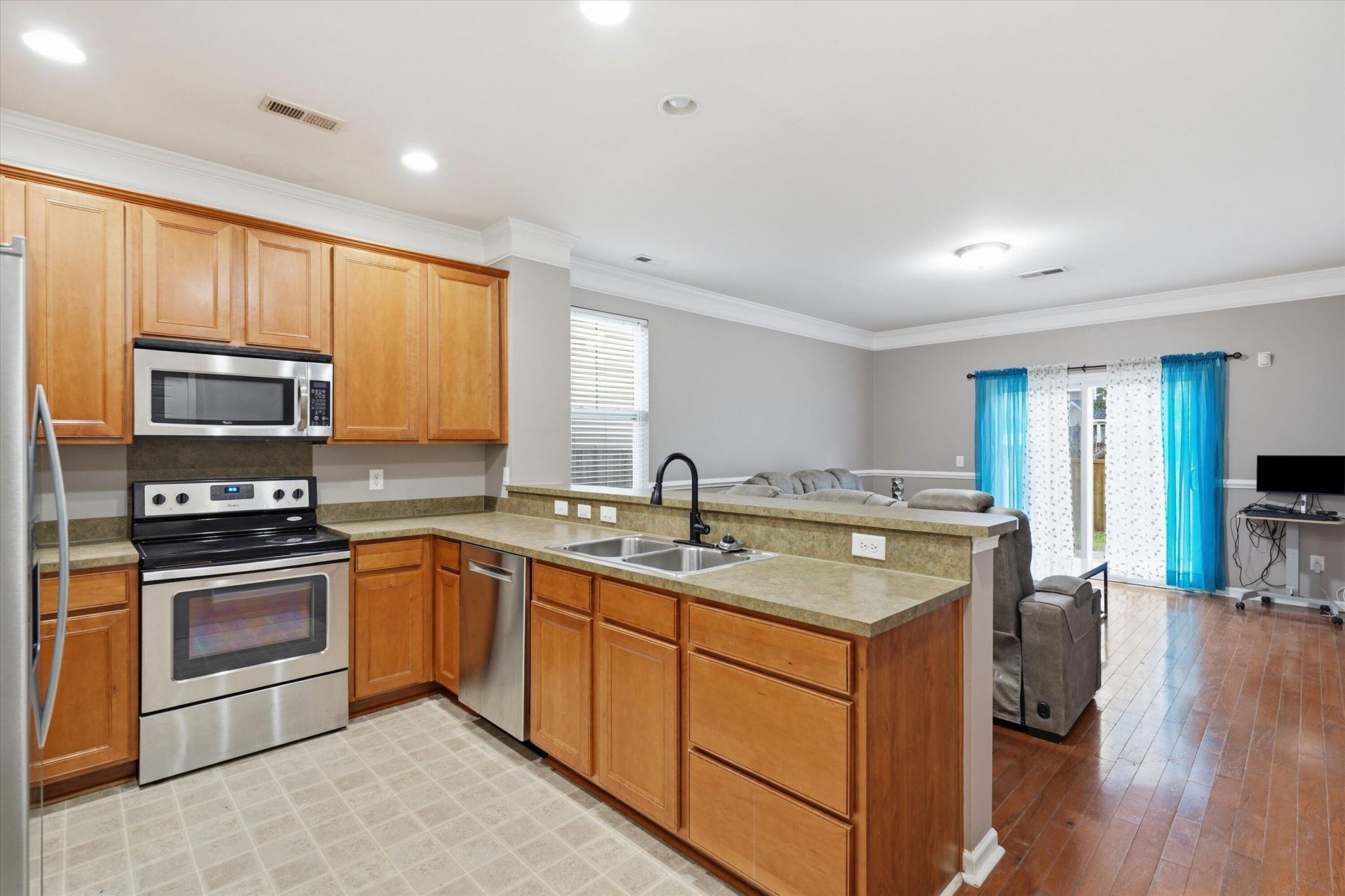 222 Oglethorpe Circle Photo 11
