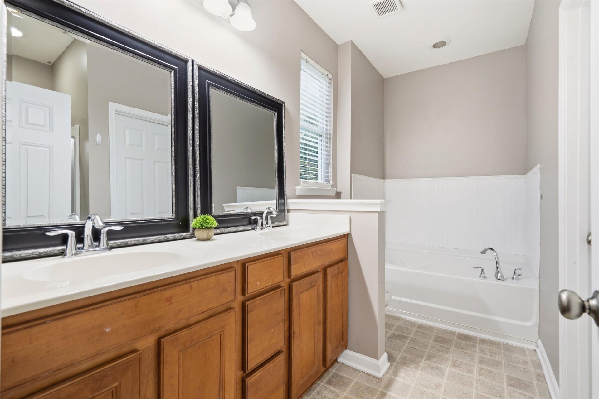 222 Oglethorpe Circle Photo 21