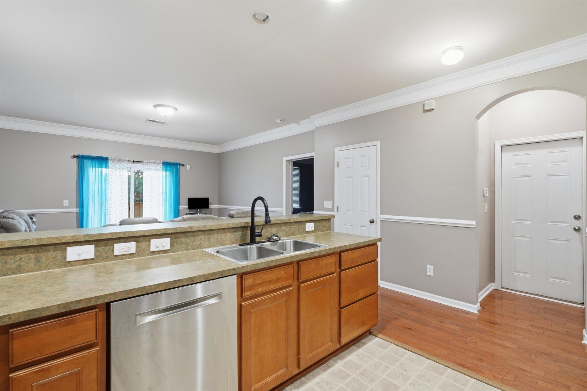 222 Oglethorpe Circle Photo 8