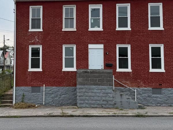 33 S FEDERAL STREET, CHAMBERSBURG, PA 17201