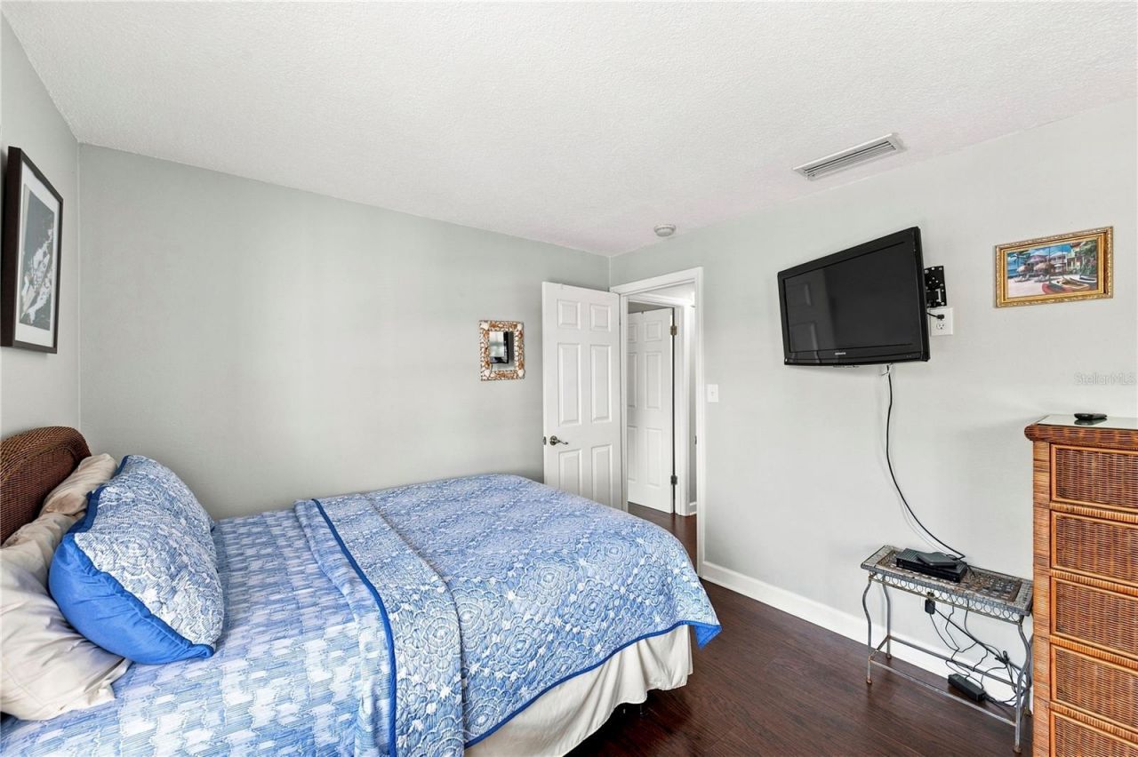 5191 Salmon Drive Se, Unit D, Saint Petersburg, FL 33705 Photo