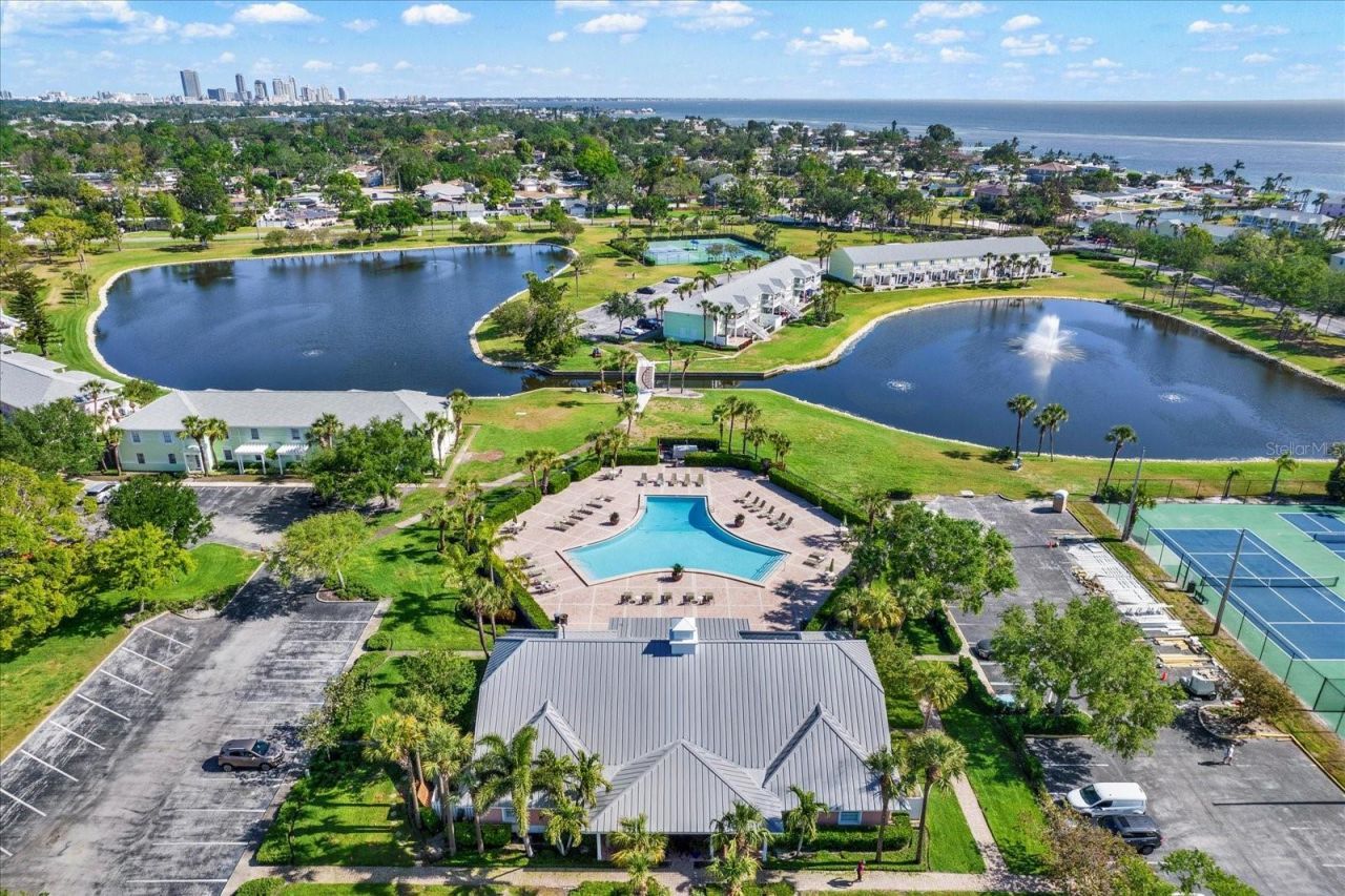 5191 Salmon Drive Se, Unit D, Saint Petersburg, FL 33705 Photo