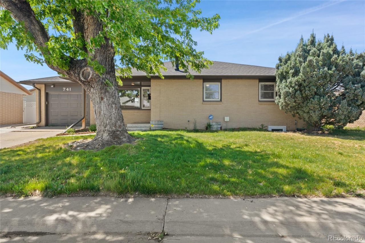 741 S 6th Avenue, Brighton, CO 80601 Main Photo