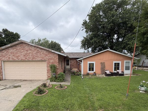 810 Juniper Avenue, Kellogg, IA 50135