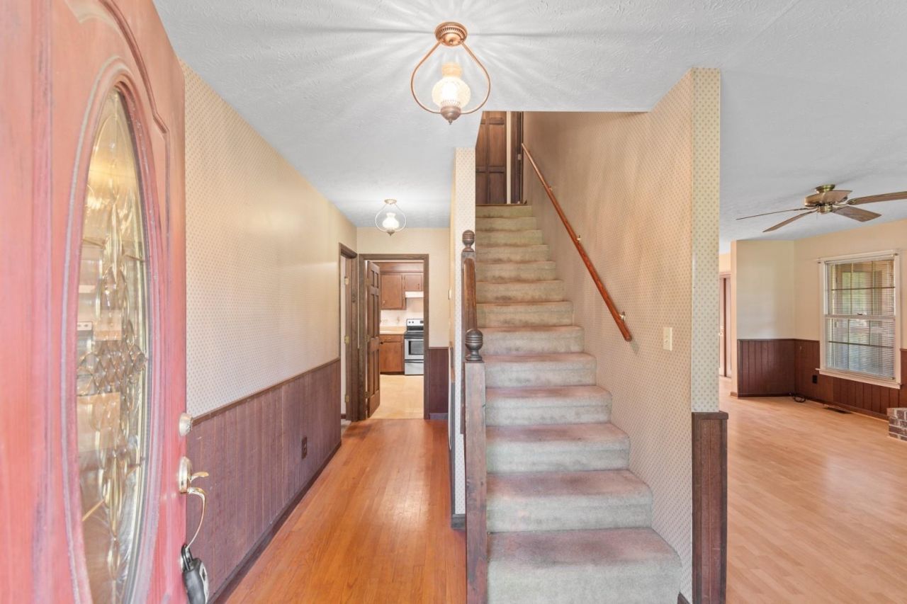197 Glass Hill Dr. Photo 3