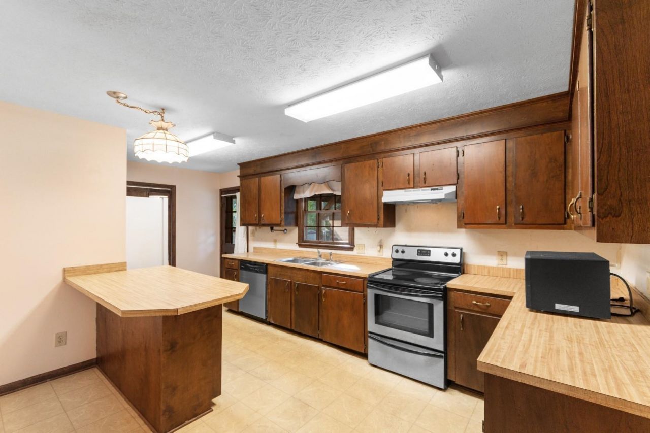 197 Glass Hill Dr. Photo 4