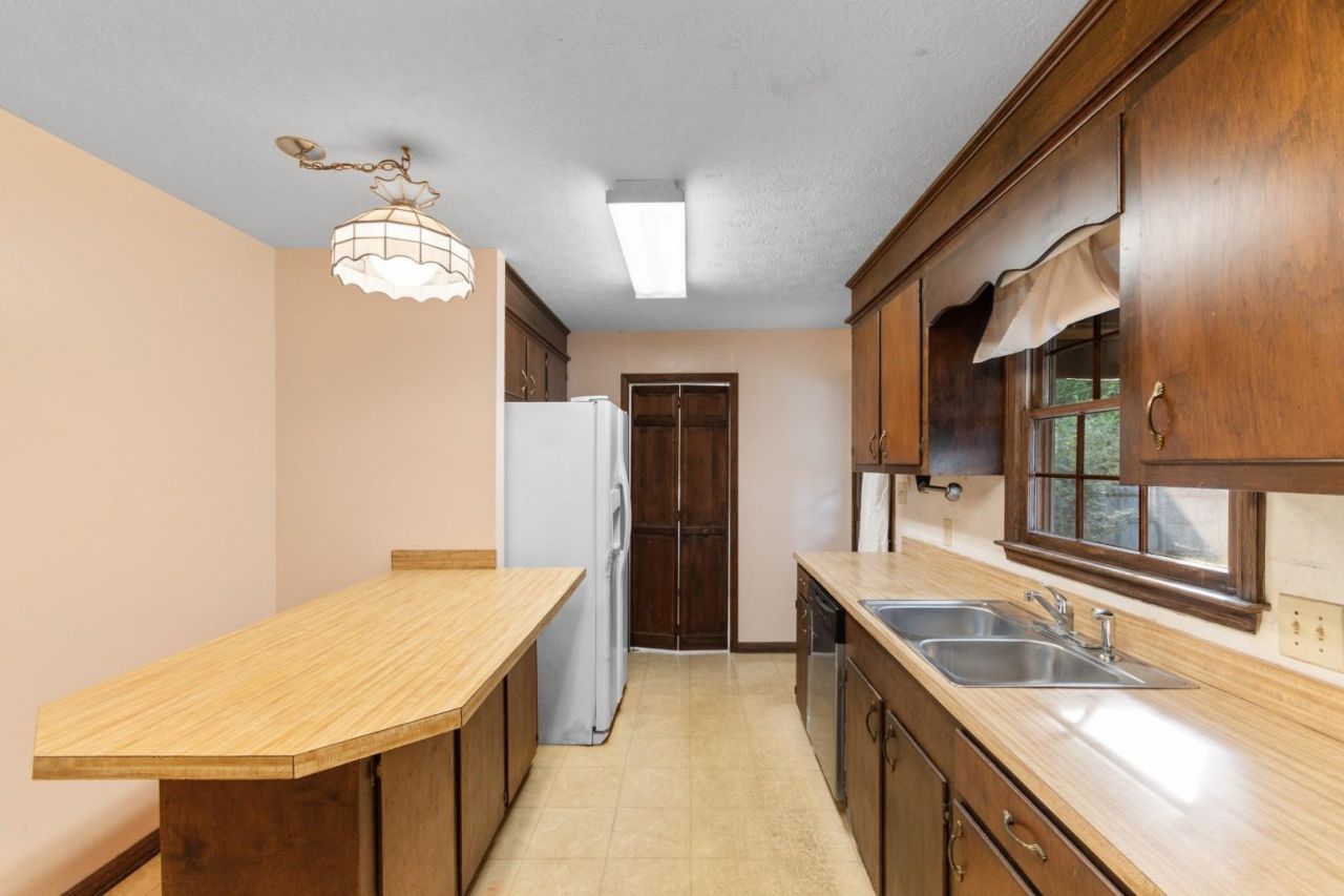 197 Glass Hill Dr. Photo 5